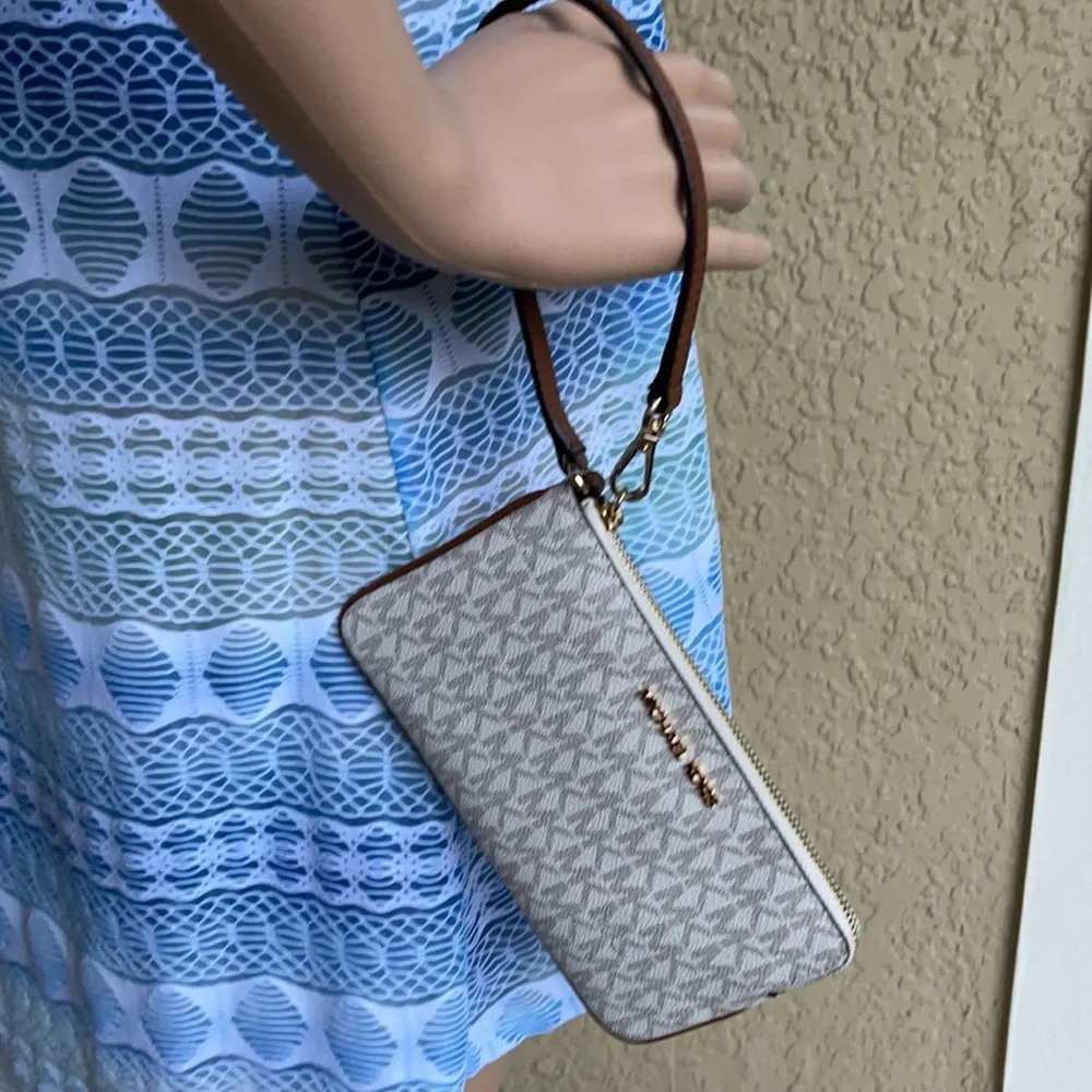 Michael Kors Jet Set Travel Large Top Zip Signature Wristlet Clutch - Picture 15 of 16